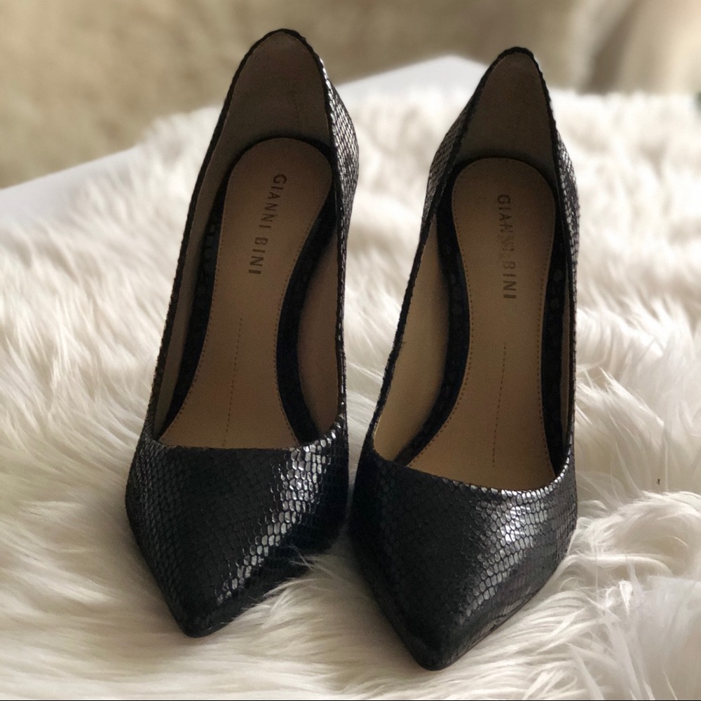 Gianni Bini Black Printed Toe Heels